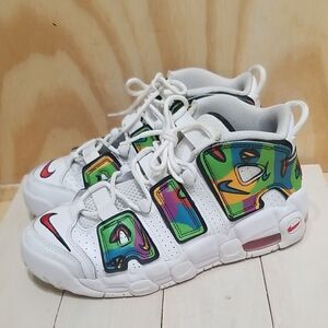 Nike Air More Uptempo Peace Love & Basketball Sneakers Wmn's 7, EU 7, Mens 61/2